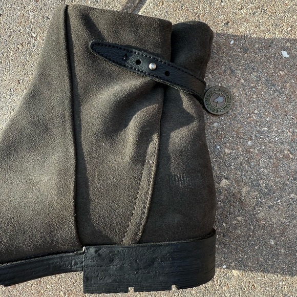 Cougar - Nubuck Leather Waterproof Flat Ankle Boots - Picture 6 of 6